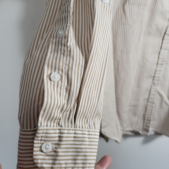 Gloria Vanderbilt tan white stripe button down shirt women's L #2236 - Picture 3 of 8